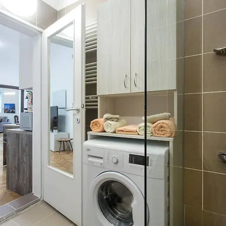 Lovely 1-bedroom In Centre Apartmán Lublaň